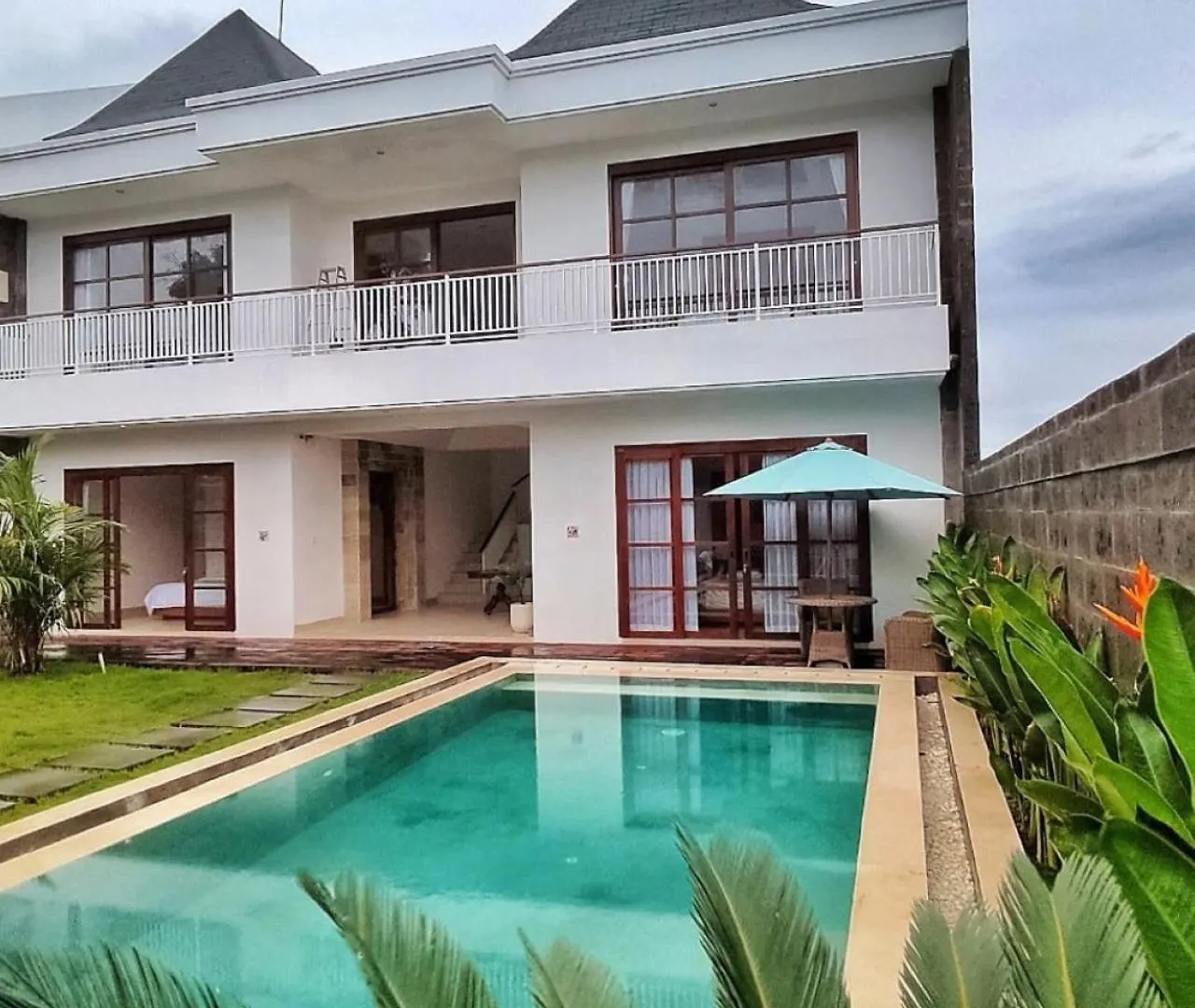 Karmani Villa Ujung